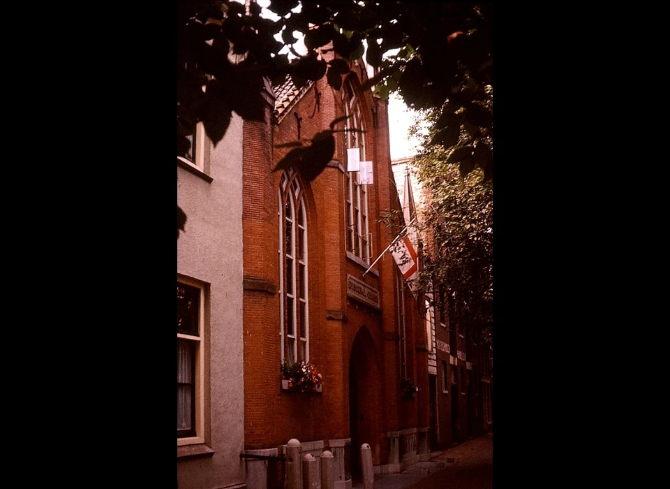 Groenburgwal 42 front Engelse Episcopale kerk (1976)