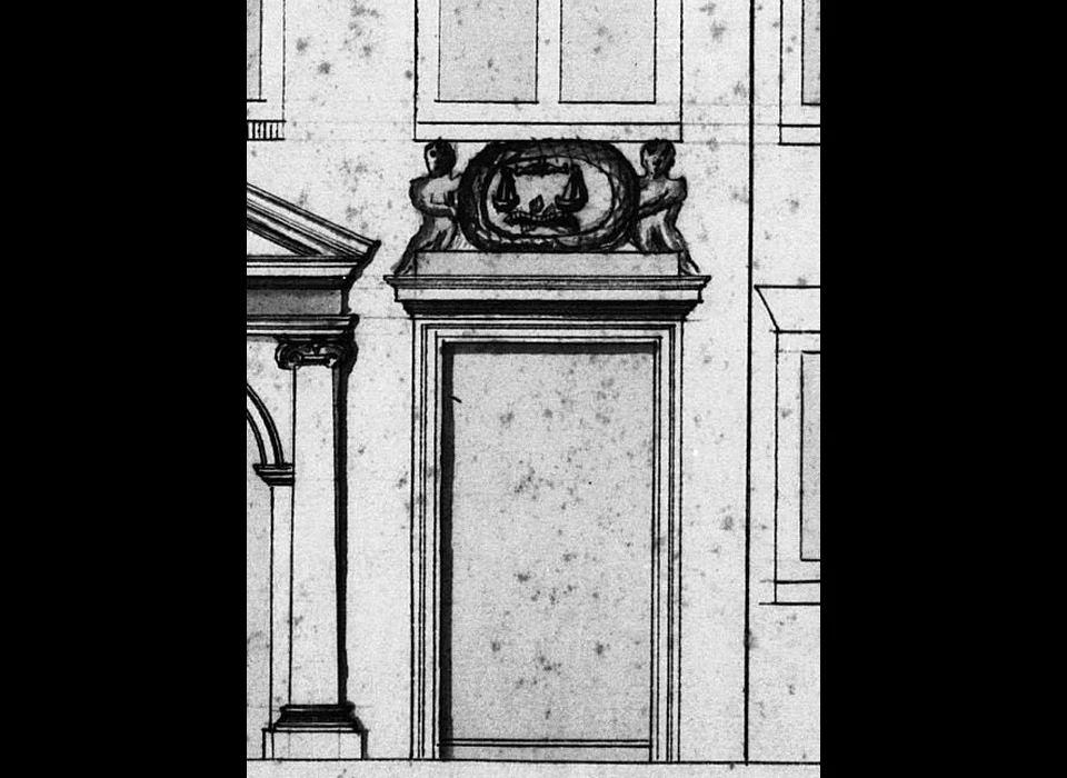 Verwersgracht (Groenburgwal 42-44) toegangsgebouw Staalhof tekening Pieter de Keyser (1641) detail rechter deur toegang tot Zijdehal met de afbeelding van een zijdeworm op een moerbeiblad bij een schaal en enige strengen zijde