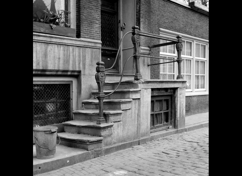 Groenburgwal 47 buitentrap (1955)