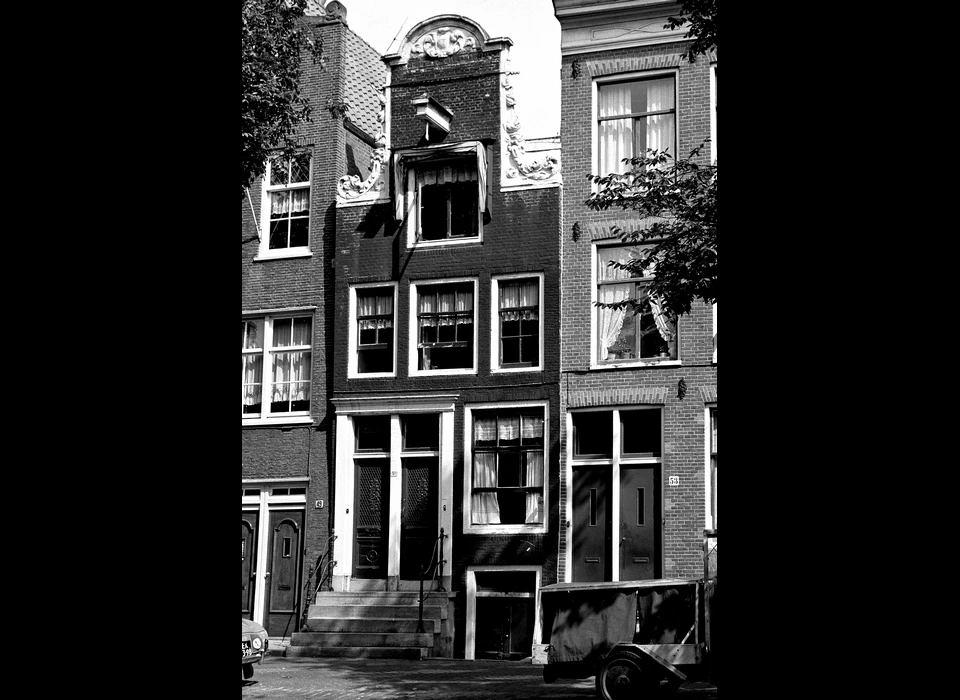 Groenburgwal 51, halsgevel van ca.1700 (1961)