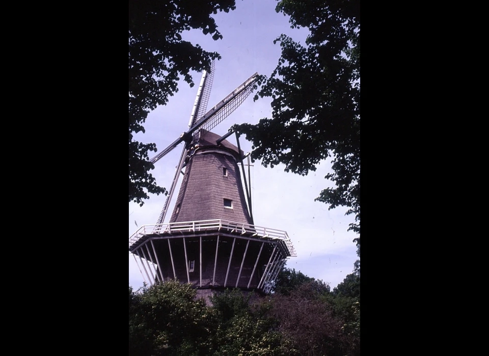 Haarlemmerweg 465 molen De Bloem (2002)