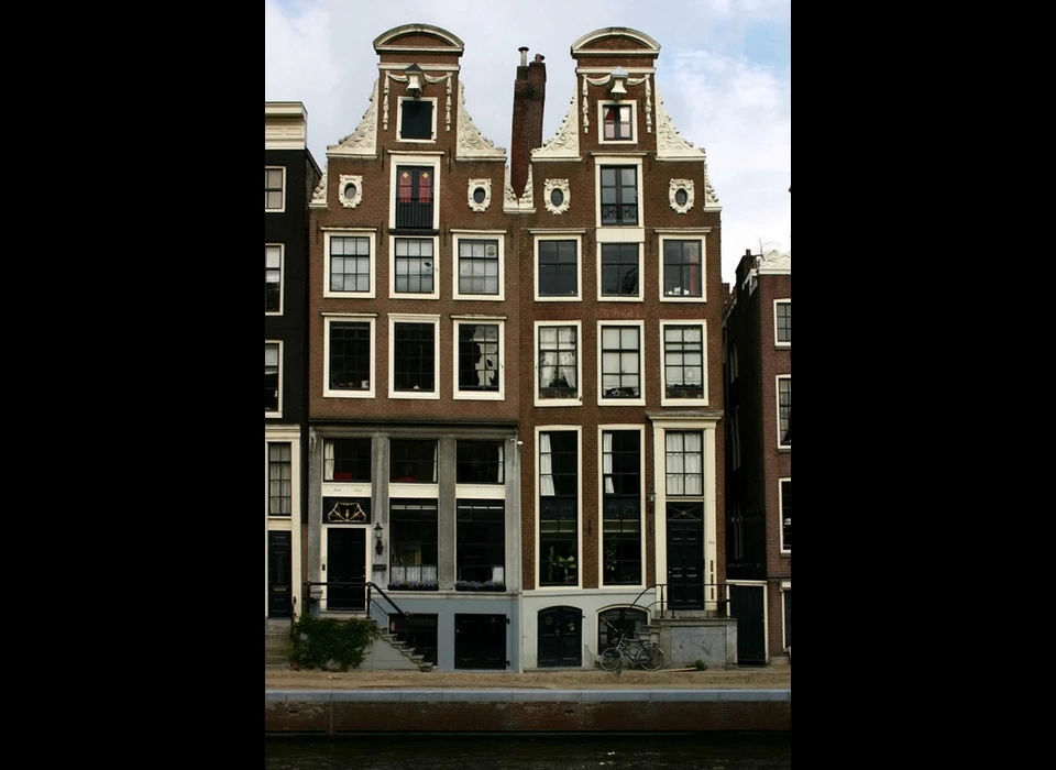 Herengracht 281-283 verhoogde halsgevels zonder pilasters 1660 (2011)