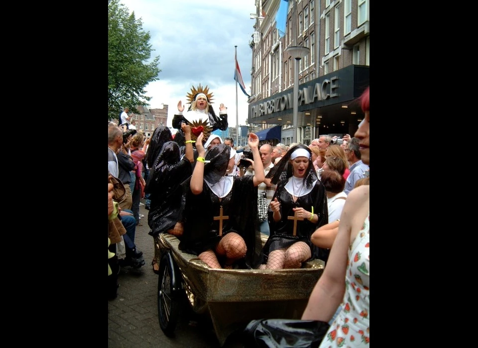 Zeedijk Hartjesdag Amsterdam Verkleedpartij