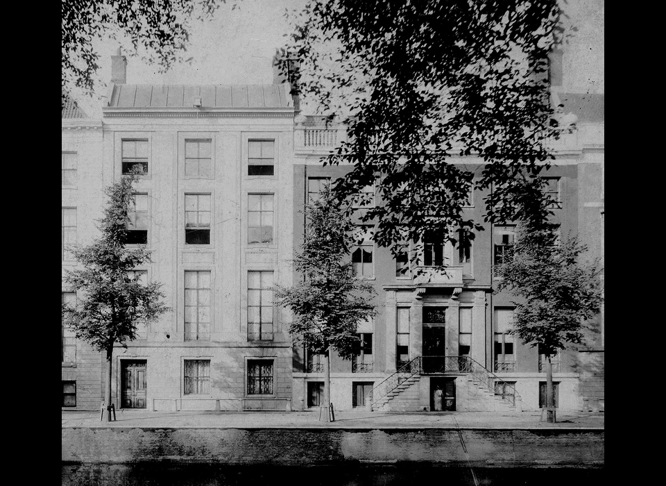 Herengracht 446-448 v.r.n.l. R.K.jongensschool gymnasium (ca.1900)