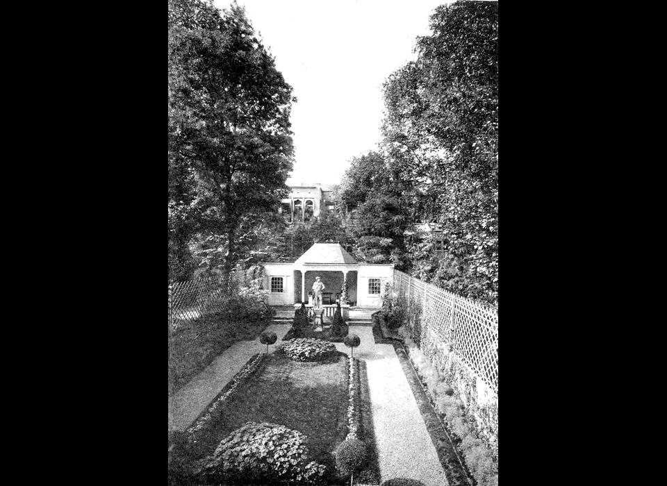 Herengracht 280 tuin van Het Klockhuys met het beeld van Mercurius (1912)