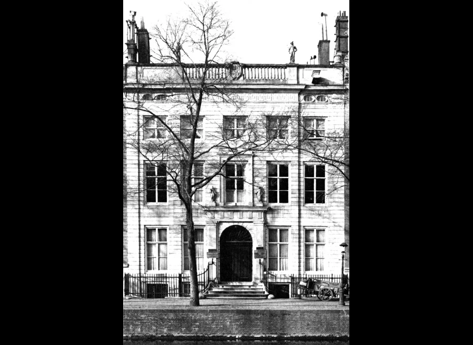 Herengracht 462 huis Sweedenrijk (ontwerp Adriaan Dortsman) lijstgevel (ca.1950)