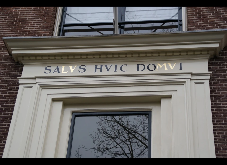 Herengracht 619 tijdvers vernield 'saLVs hVIC DoMVI' (Zegen over dit huis 1667) (2017)