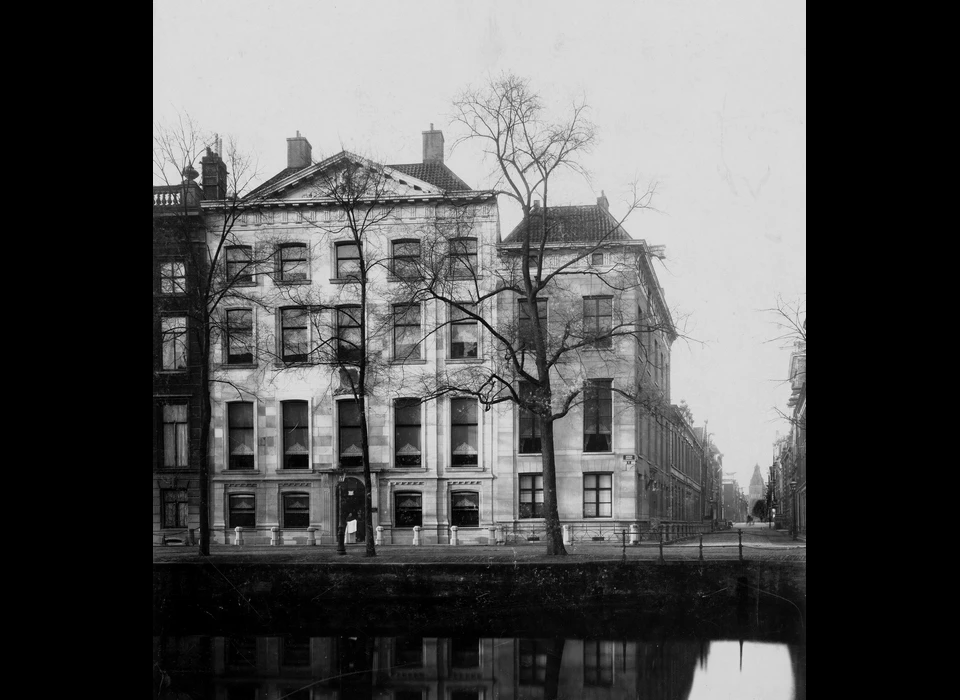 Herengracht 466b hoek Nieuwe Spiegelstraat (ca.1900)