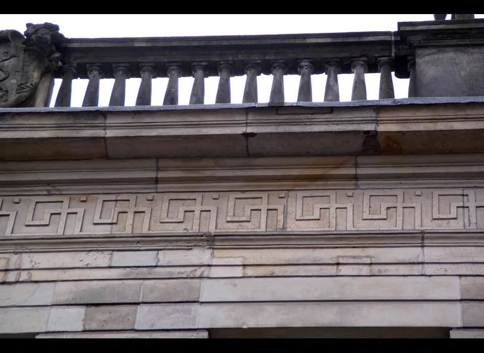 Herengracht 462 balustrade en fries met meanderpatroon (2020)