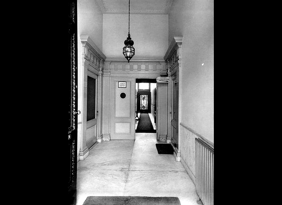 Herengracht 132 interieur hal (1980)
