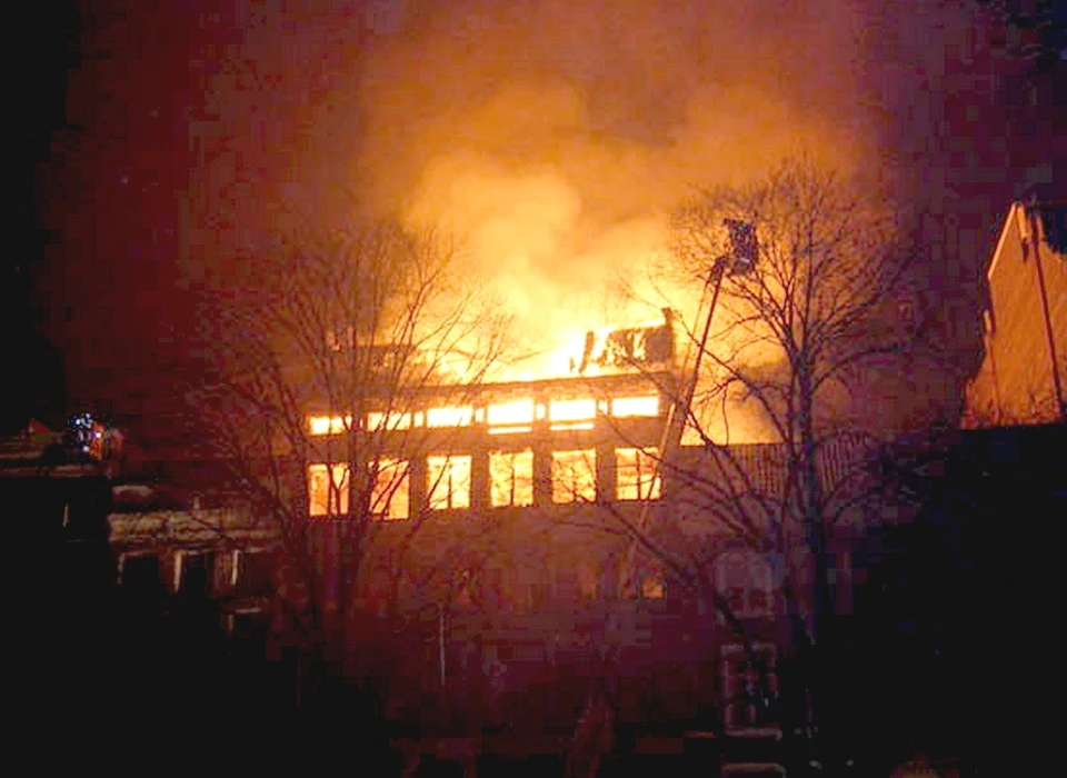 Herengracht 132 in de nacht van 1 januari 2008 breekt er, door onbekende oorzaak, brand uit
