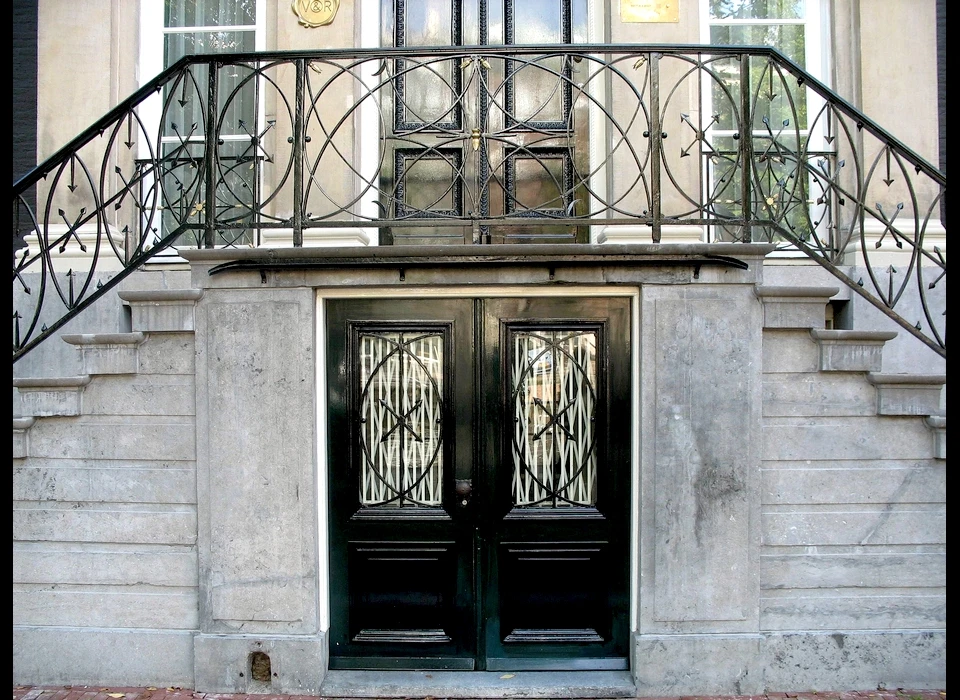 Herengracht 446 stoep onderingang (2008)