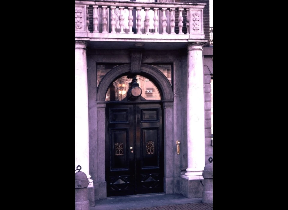 Herengracht 502, Huis met de Kolommen deurpartij (1975)