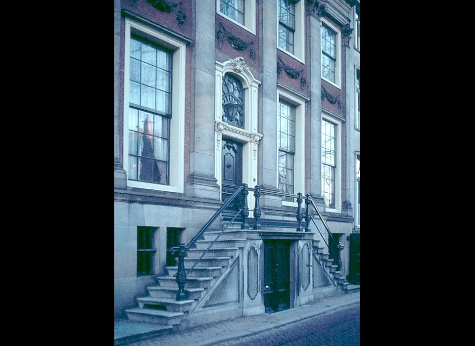 Herengracht 476 dubbele stoep en deur (1975)