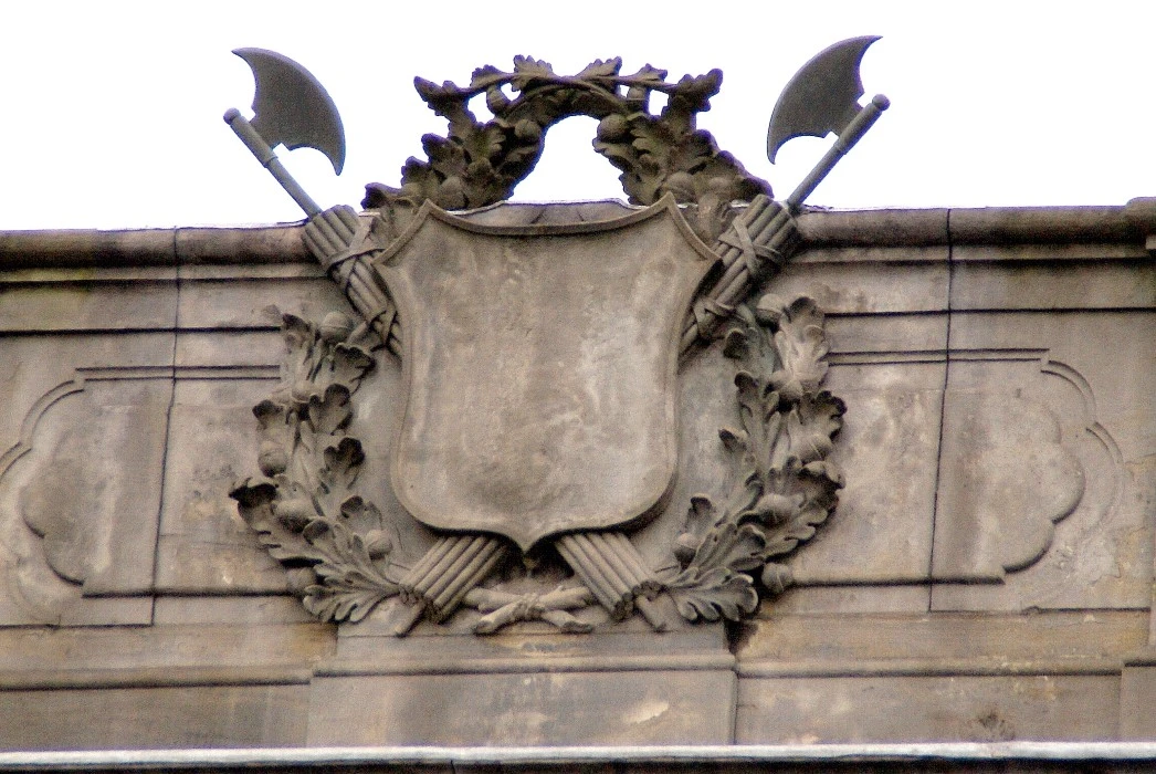 Herengracht 495 lijstgevel met wapenschild