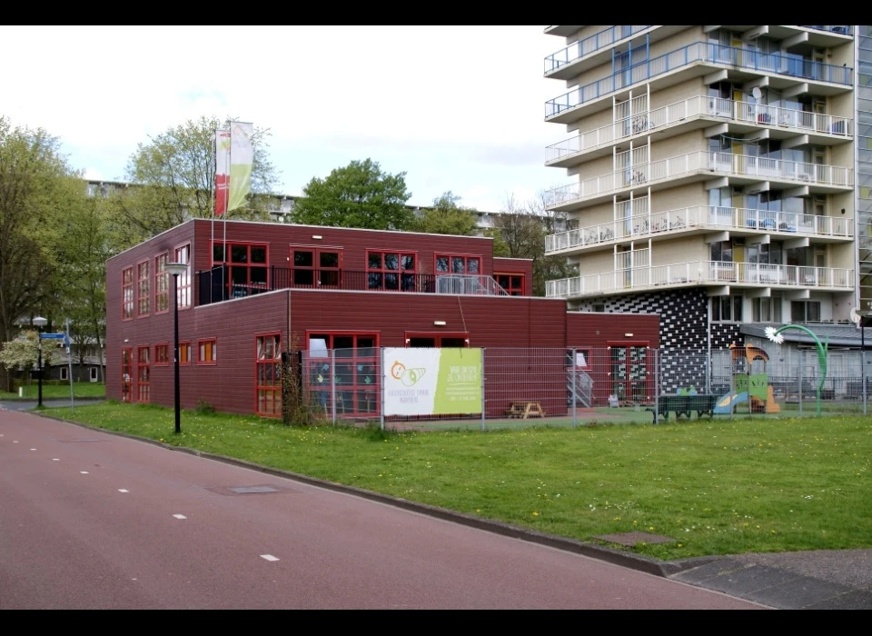 Hogevecht 138c aangebouwd bij de renovatie in 2004 voor naschoolse opvang