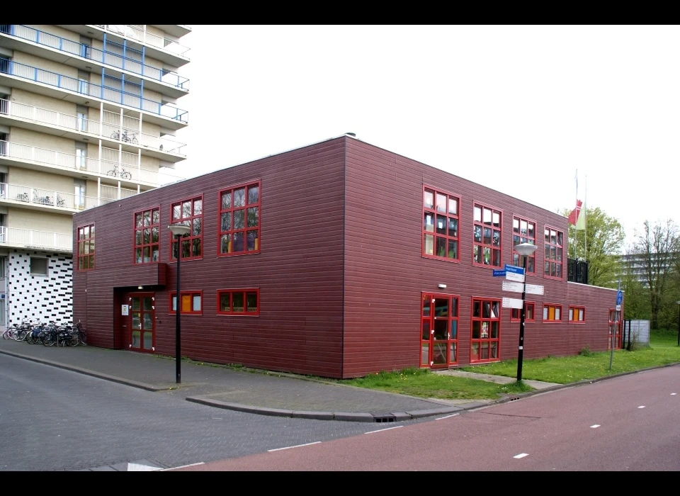 Hogevecht 138c aangebouwd bij de renovatie in 2004 voor naschoolse opvang