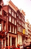 Warmoesstraat 88-92, 90 huis De Rosijnencorff