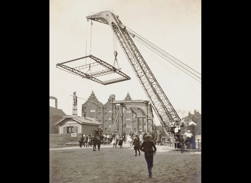 Houtmankade vervanging van de brug (nr.346) over het Westerkanaal voor de Roggeveenstraat (1919)