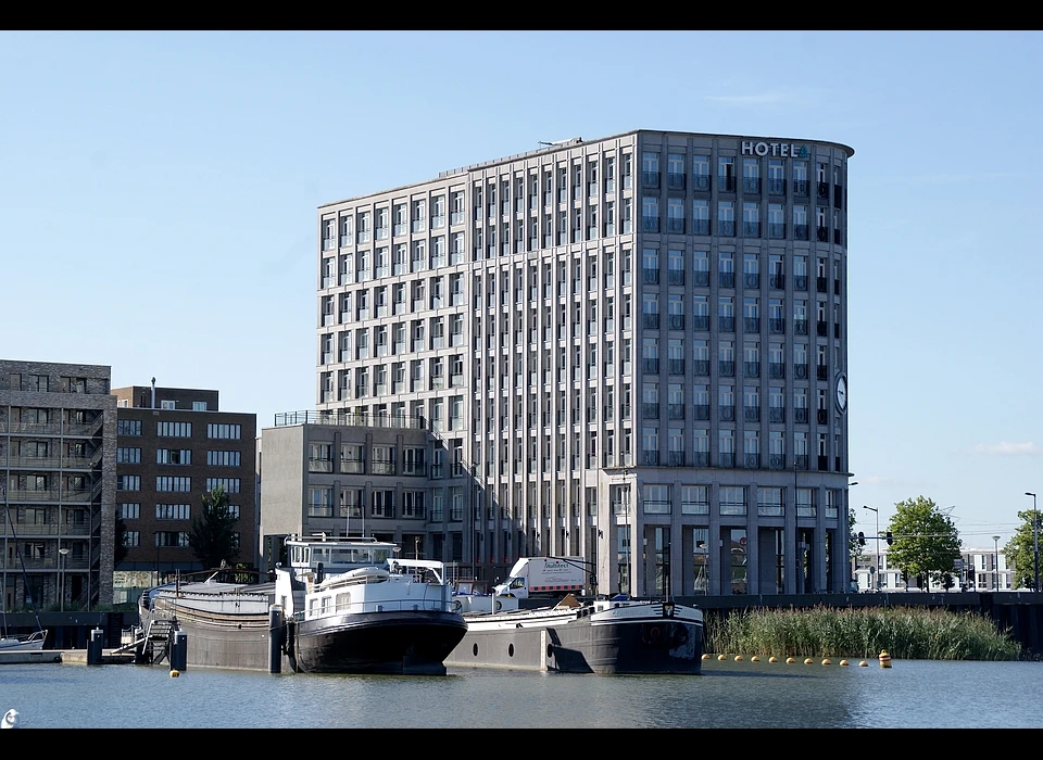 IJburglaan 467-539 hotel en flexwerkplekken (2020)
