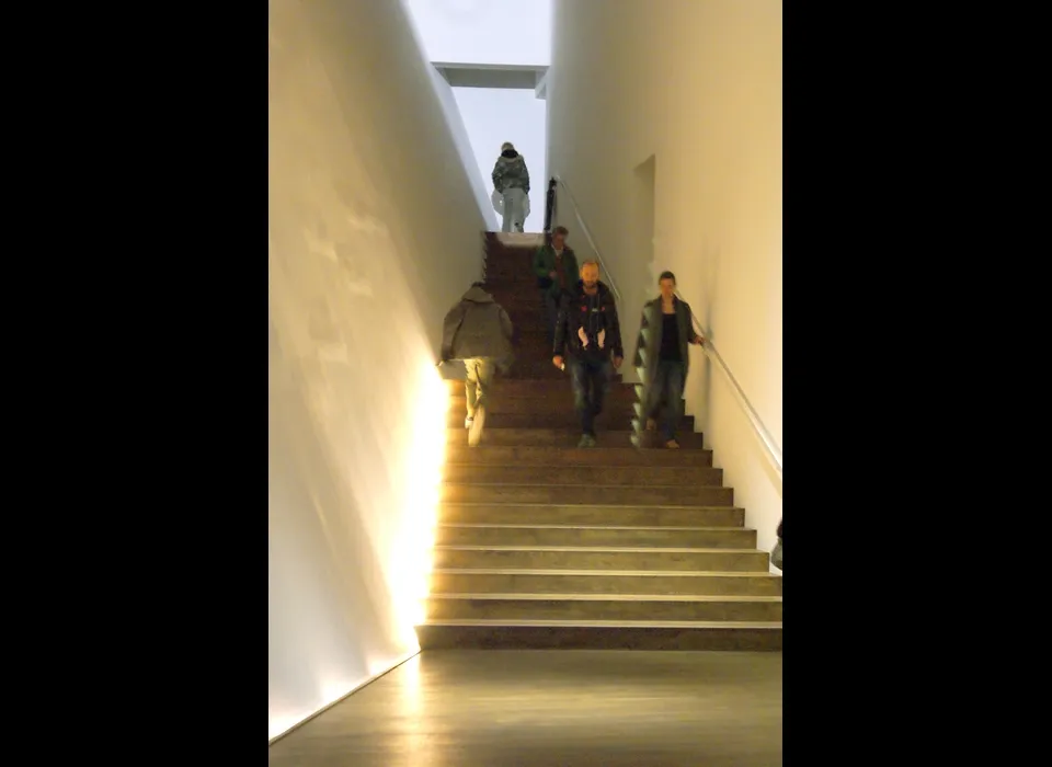 IJpromenade 1 EYE filmmuseum doodlopende trap (2012)