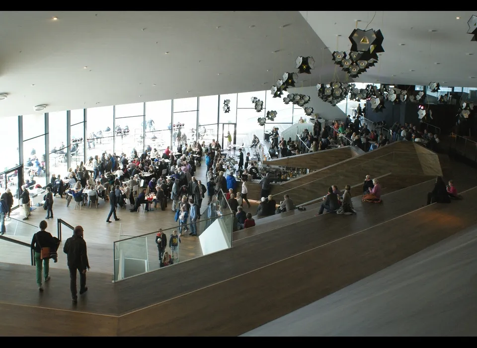 IJpromenade 1 EYE filmmuseum foyer restaurant (2012)