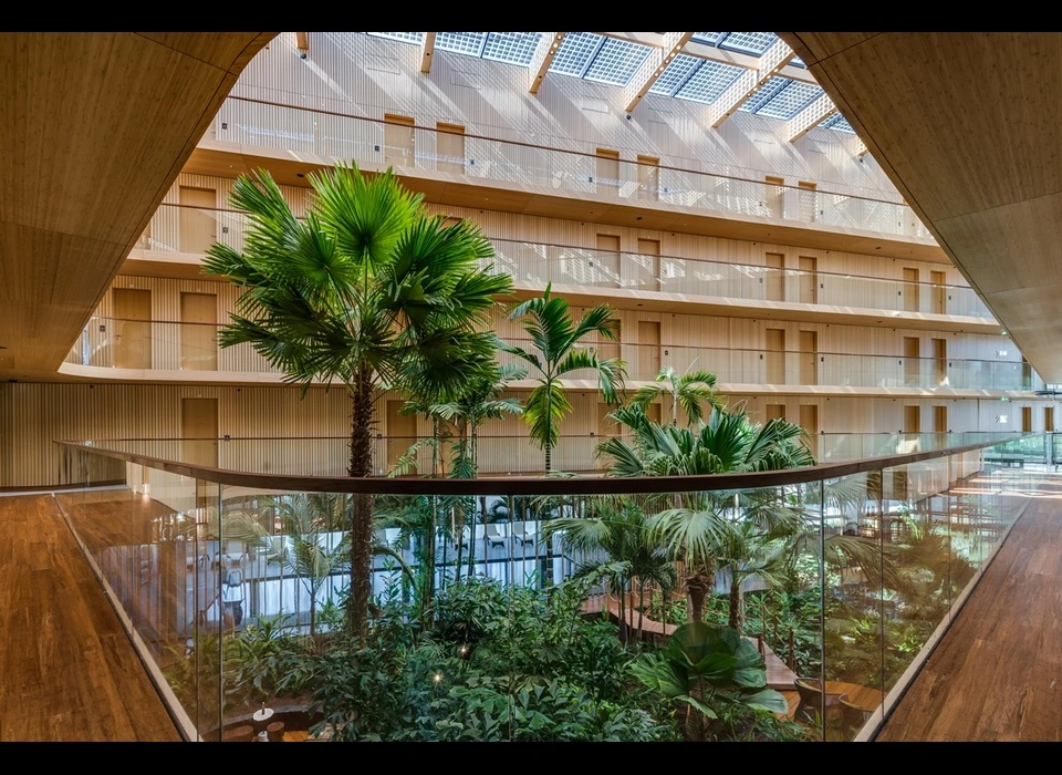 Javakade 766 hotel Jakarta zicht over de subtropische plantentuin (2019)