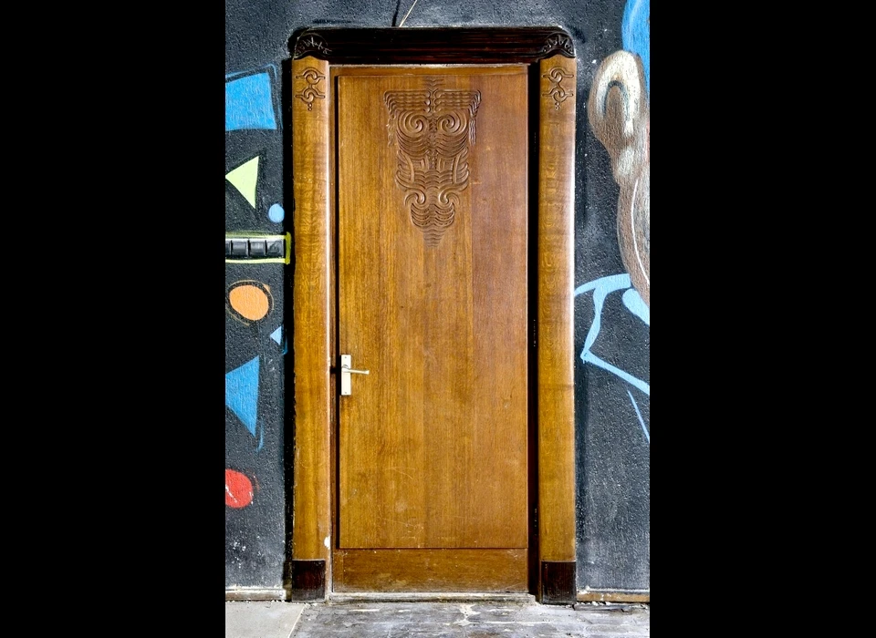 J.J.Viottastraat 36 Een deur in de achterkamer (2007)