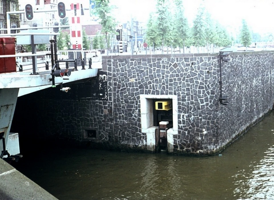 Kadijksplein Kortjewantsbrug met Kortjewantskering (1973)