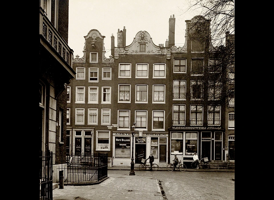 Kadijksplein 15 vleeschhouwerij Cornelsz, 16 café billard Union bar (1928)