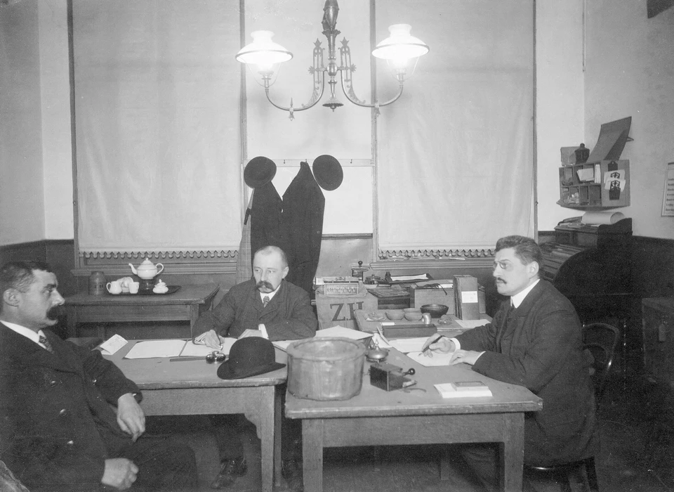 Kadijksplein 17-18 Zeemanshuis Bureau Inbreng en Terugbetaling (spaarbank) (1908)