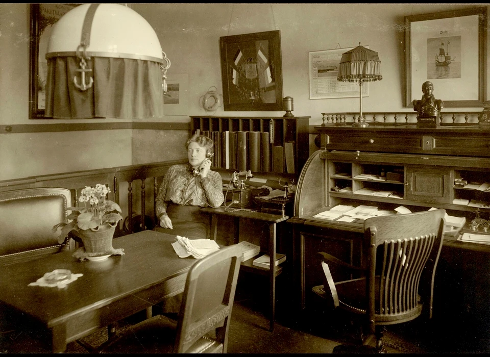 Kadijksplein 17-18 Zeemanshuis kantoor (1915)