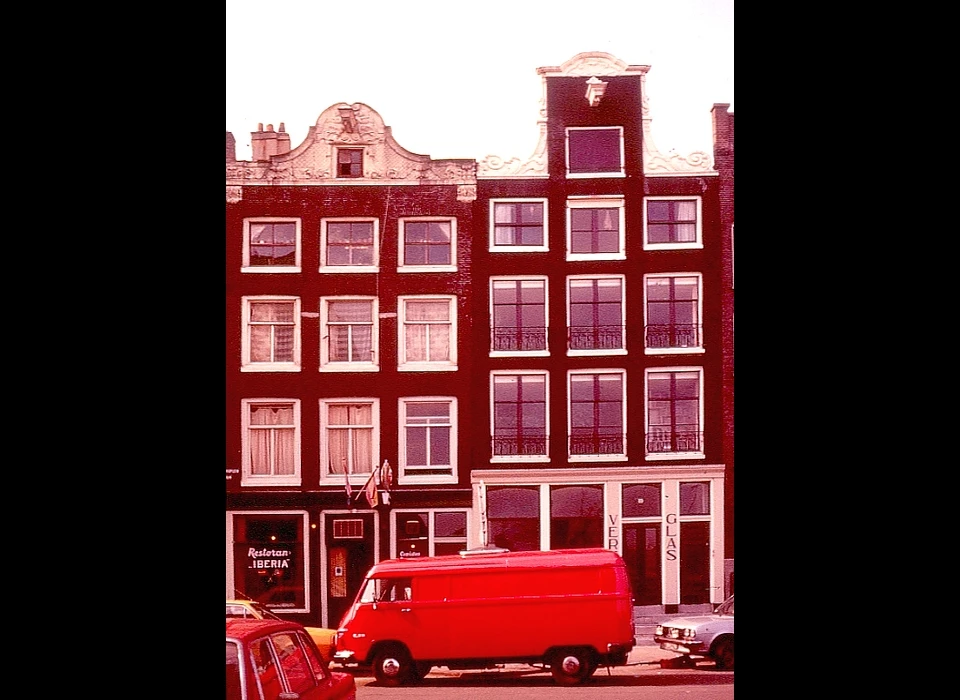 Kadijksplein 15 verfhandel, 16 restauran Iberia (1978)