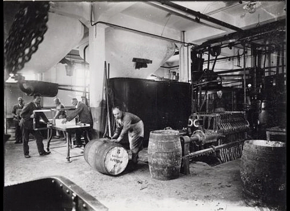 Haarlemmerweg 512 interieur Boldoot zeepfabriek (circa.1950)