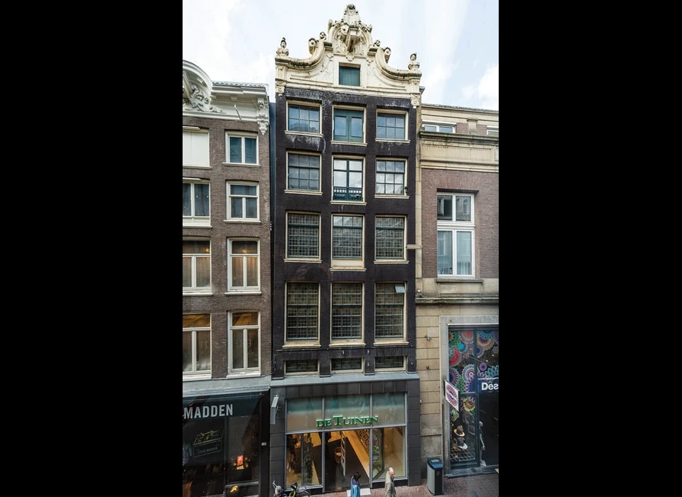 Kalverstraat 10 lijstgevel (2014)