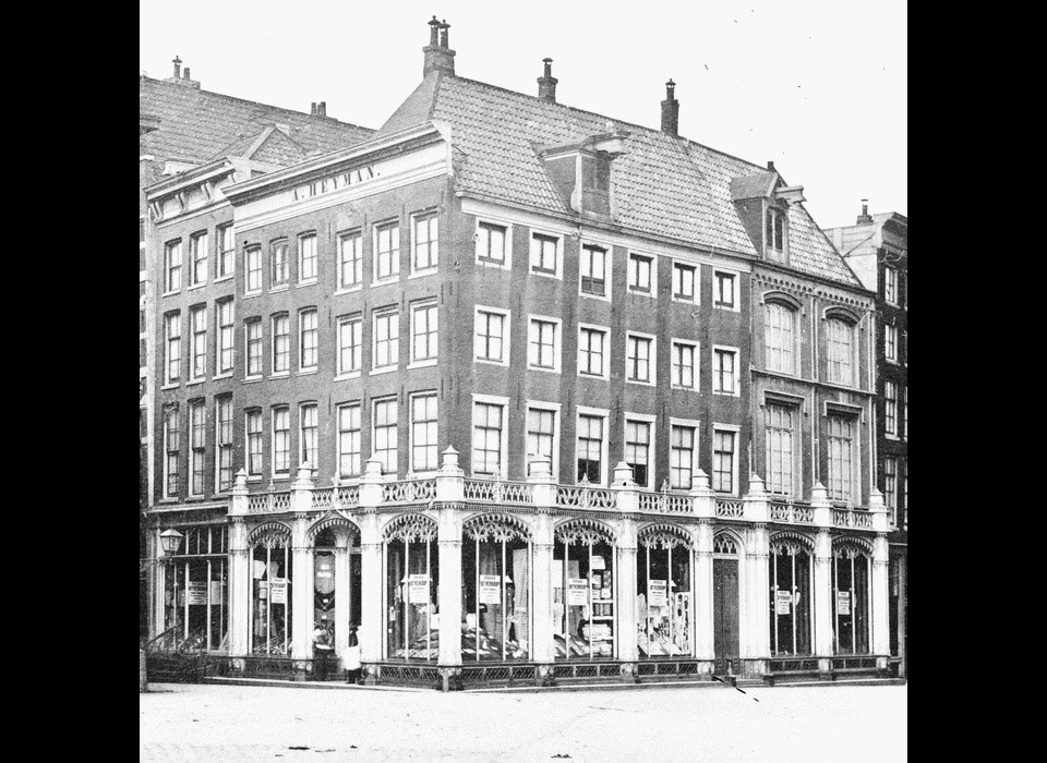 Dam/Kalverstraat winkel A.Heyman