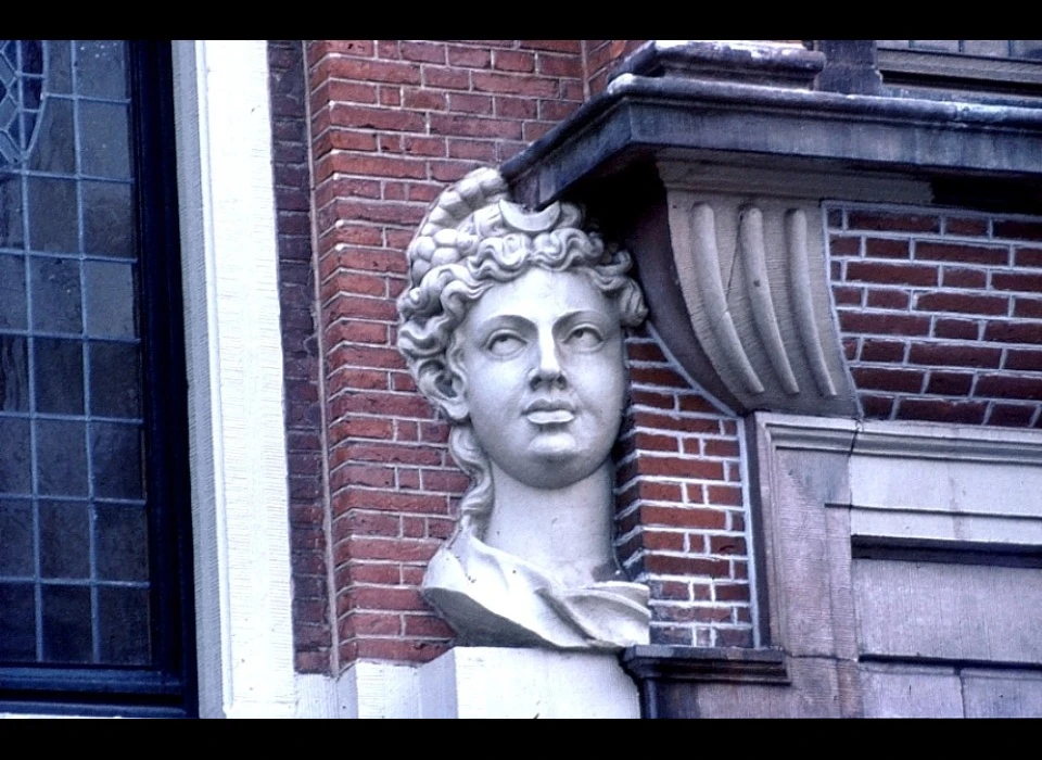 Keizersgracht 123 Borstbeeld Diana met halve maan (godin van de jacht)