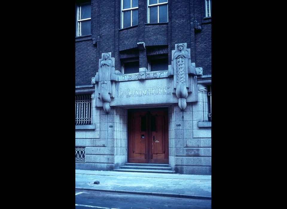 Twentsche Bank entree Spuistraat 140 (1974)