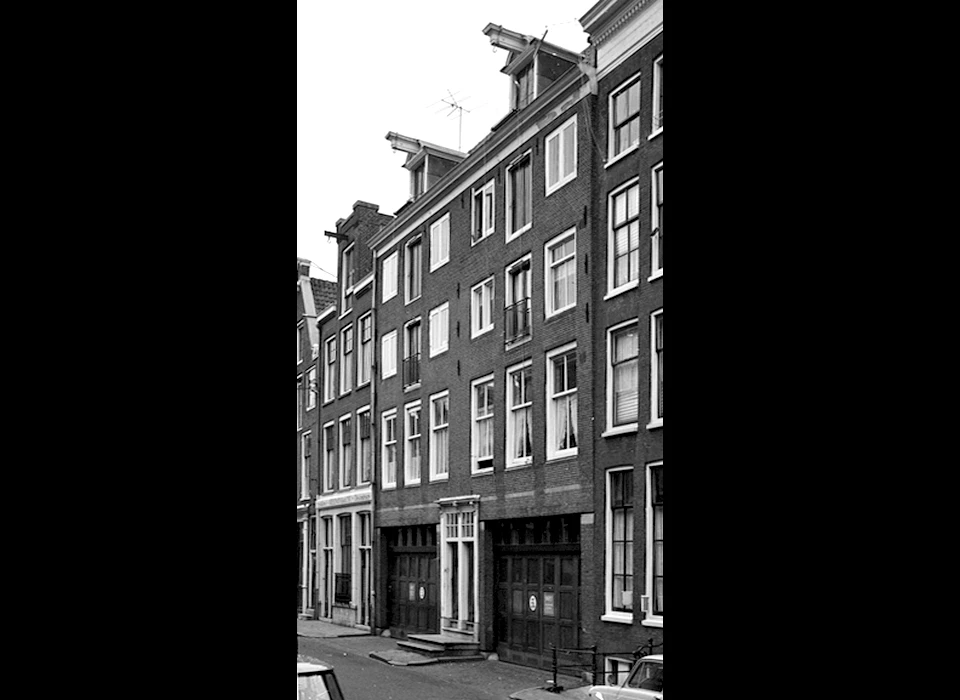Kerkstraat 303-305 (circa.1980)
