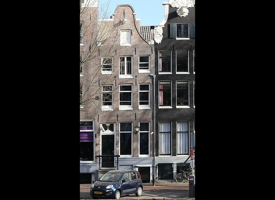 Keizersgracht 17 klokachtige top 19de eeuwse versobering 1632 (2015)