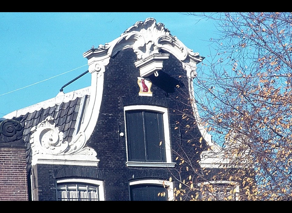 Prinsengracht 300 huis De rode Vos klokgevel in Lodewijk XV-stijl 1767 (1974)