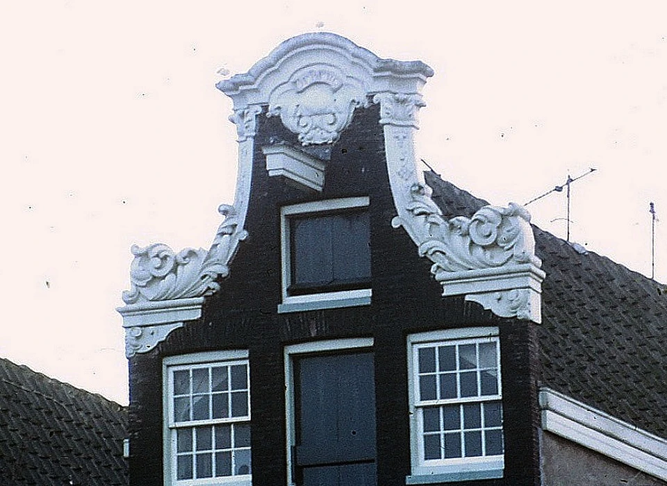 Singel 496 top klokgevel in Lodewijk XIV-stijl 1739 (1975)