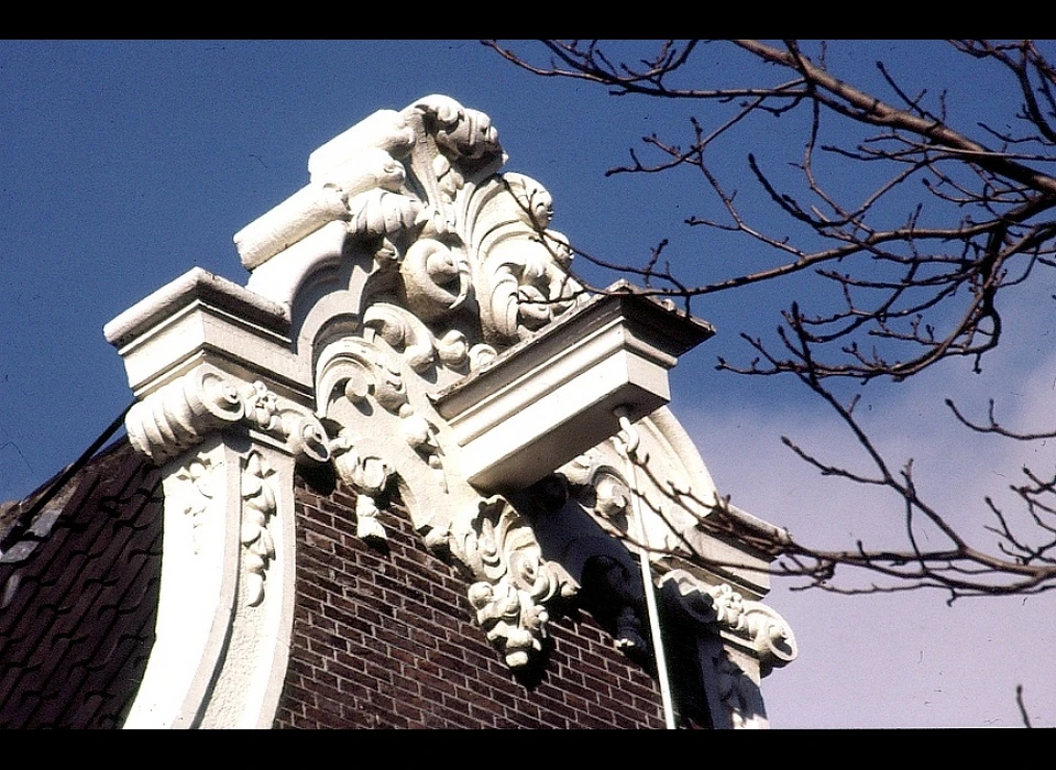 Begijnhof 26 klokgevel in Lodewijk XIV-stijl ca.1740 (1970)