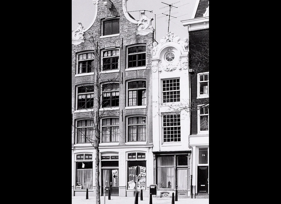 Kloveniersburgwal 26-28 woonhuis (1985)