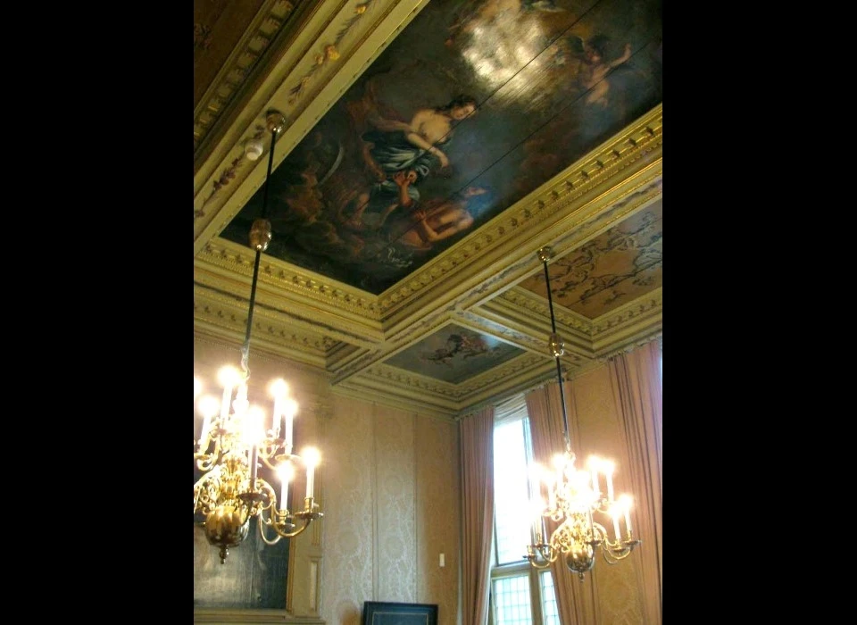 Trippenhuis plafondschildering in de zaal