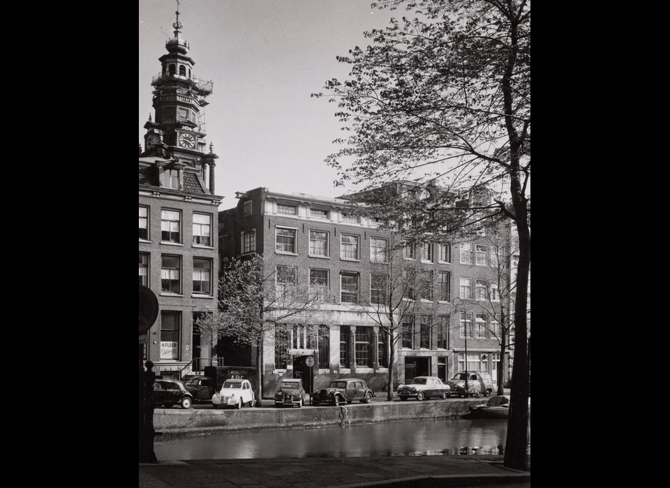 Kloveniersburgwal 47 rechts van de steeg In 't huis van Nassau (1959)