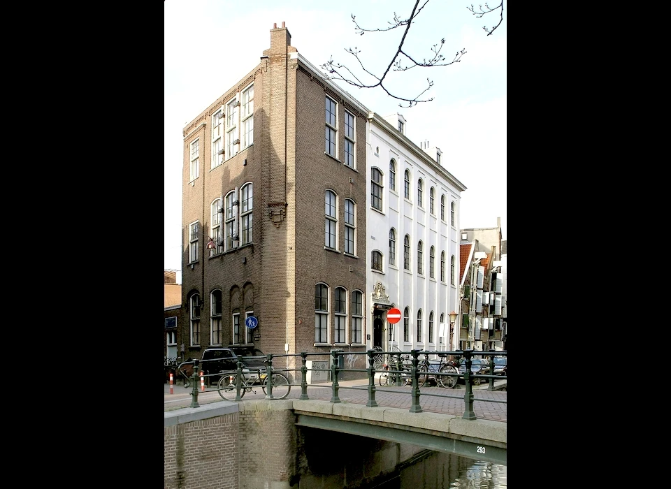 Krom Boomssloot 22 (zij)gevel (2005)