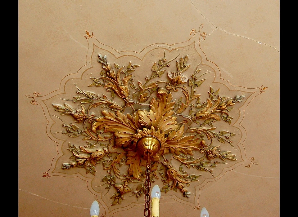 Kromme Waal 23 plafond rozet (2013)