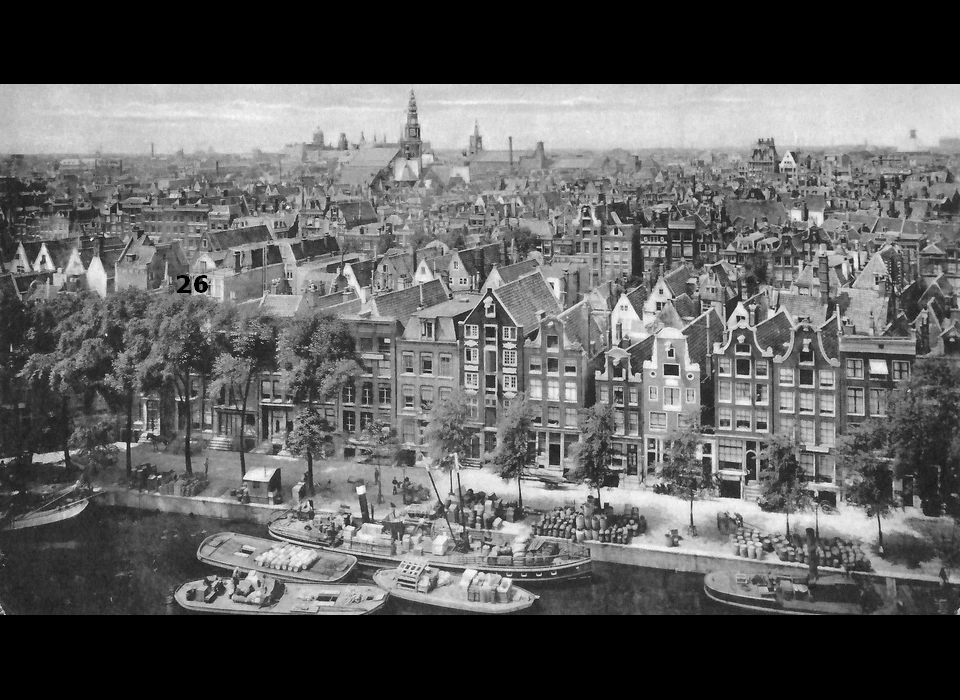 Kromme Waal 14-27 panorama vanaf Scheepvaarthuis naar de Dam (1925)