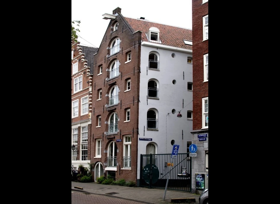 Geldersekade 99 pakhuis re Nieuwe Ridderstraat